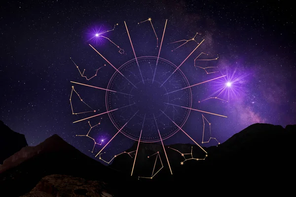 Ruota Zodiacale Sul Paesaggio Montano Con Cielo Stellato Come Sfondo — Foto Stock