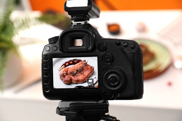 Професійна Камера Зображенням Ясного Медальйону Виставці Фотостудії Крупним Планом Їжа — стокове фото