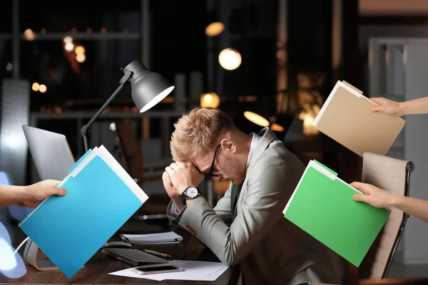Deadline Concept Colleagues Giving Folders Documents Overwhelmed Man Desk Evening — Stock Photo, Image