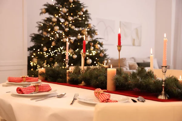 Festive Table Setting Beautiful Christmas Decor Room Interior Design — Stock Photo, Image