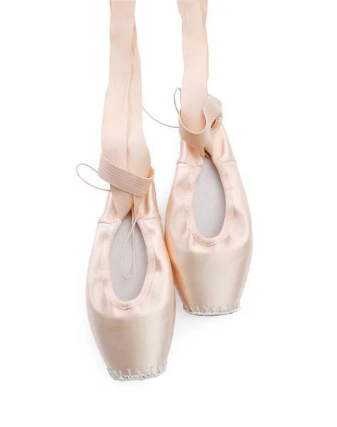 Hermosos Zapatos Ballet Beige Con Cintas Lindas Aisladas Blanco Vista —  Fotos de Stock