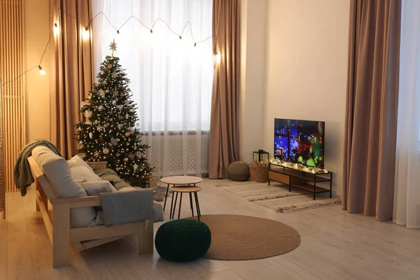 Wide Set Furniture Christmas Tree Stylish Room — Foto Stock