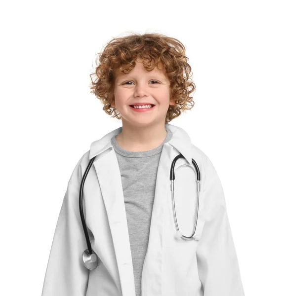 身穿军服 背景为白色的听诊器的小男孩 — 图库照片