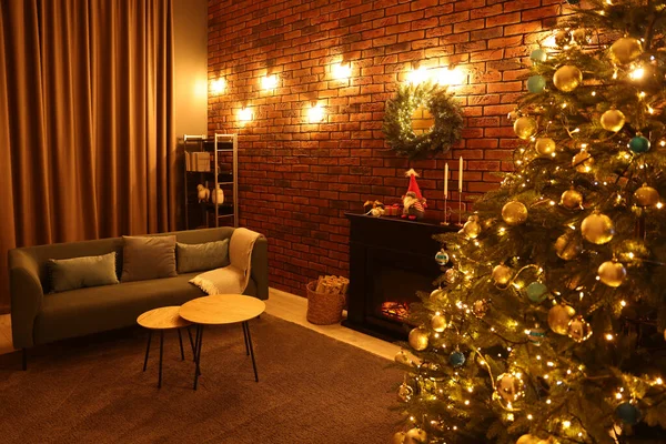 Beautiful Tree Festive Lights Christmas Decor Living Room Interior Design — ストック写真