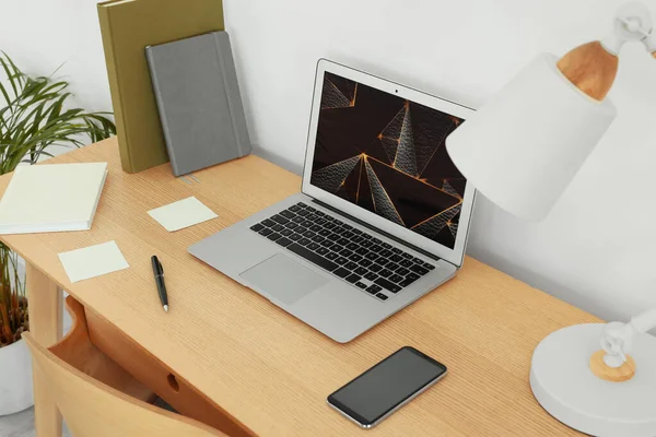 Cozy Workspace Laptop Smartphone Lamp Wooden Desk Home —  Fotos de Stock