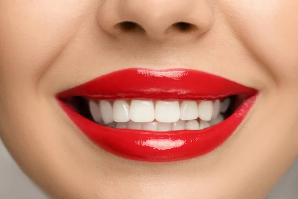 Usmívající Žena Zdravými Zuby Detailní Pohled — Stock fotografie