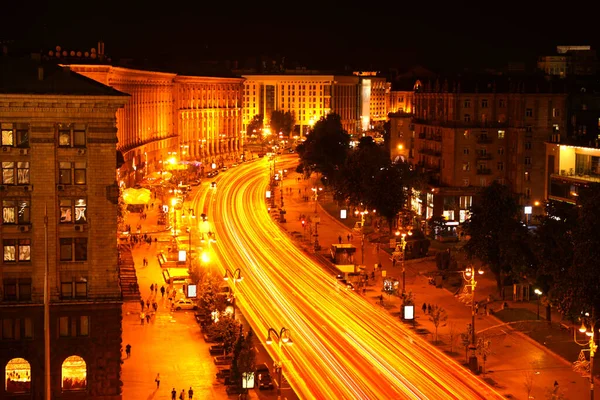 Οδική Κυκλοφορία Θολή Κίνηση Άποψη Της Νυχτερινής Πόλης Αυτοκίνητο Φως — Φωτογραφία Αρχείου