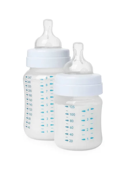 Две Кормящие Бутылки Детским Питанием Белом Фоне — стоковое фото