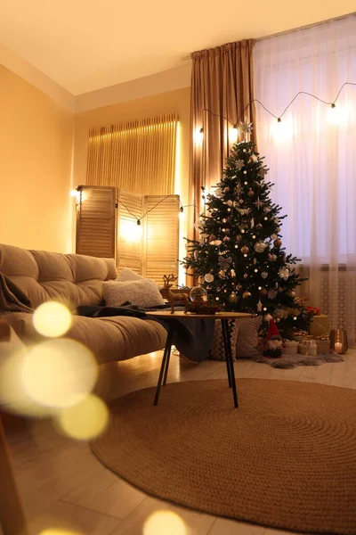 Bella Camera Con Albero Decorato Natale Effetto Bokeh — Foto Stock