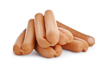 Birçok taze çiğ sosis beyaz üzerine izole edilmiş. Et ürünü