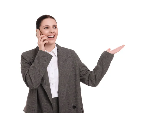 Schöne Emotionale Geschäftsfrau Spricht Auf Smartphone Vor Weißem Hintergrund — Stockfoto