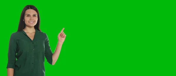 クロマキー合成 緑の画面 バナーデザインに対する放送局 — ストック写真