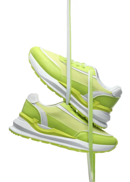 Beyaz Arka Planda Bir Çift Şık Açık Yeşil Spor Ayakkabı — Stok fotoğraf