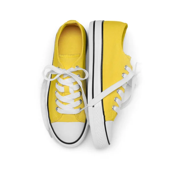 Bir Çift Sarı Klasik Eski Moda Spor Ayakkabısı Beyaz Üst — Stok fotoğraf