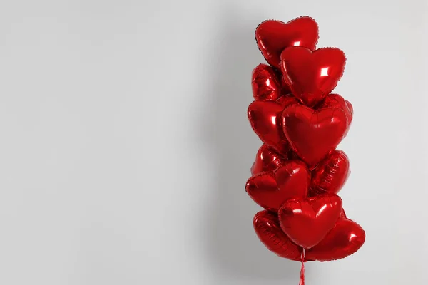 Viele Rote Herzförmige Luftballons Auf Weißem Hintergrund Platz Für Text — Stockfoto