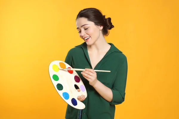Woman Painting Tools Yellow Background Young Artist — Stock Photo, Image