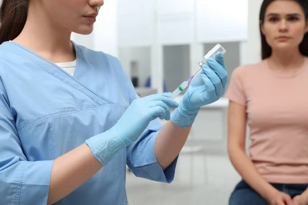 Woman Waiting Get Hepatitis Vaccine Clinic Doctor Filling Syringe Glass — Stockfoto