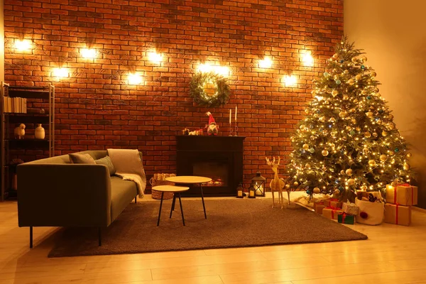 Beautiful Tree Festive Lights Christmas Decor Living Room Interior Design — стоковое фото