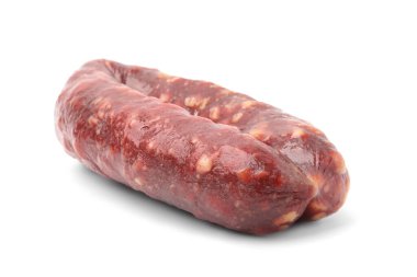 Tütsülenmiş sosis, beyazın üzerinde izole edilmiş.