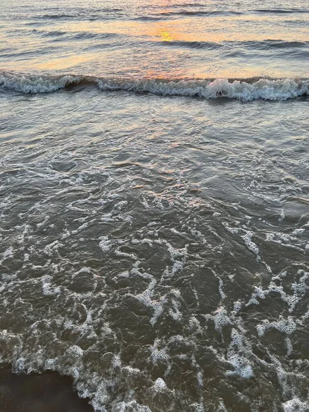 Красивый Вид Морские Волны Закате — стоковое фото