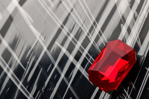 Piękny Czerwony Kamień Szlachetny Biżuterii Kolorowym Tle Miejsce Tekst — Zdjęcie stockowe