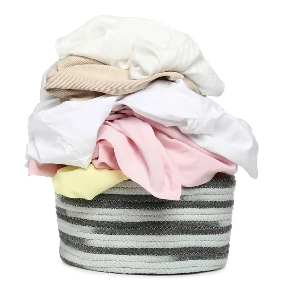 用白色隔离的干净的彩色衣服的洗衣篮 — 图库照片