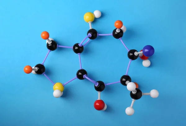 Estructura Molécula Sobre Fondo Azul Claro Vista Superior Modelo Químico — Foto de Stock