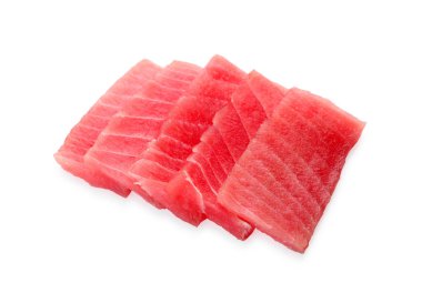 Beyaz arka planda lezzetli sashimi (taze çiğ ton balığı parçaları)