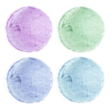 Dondurma kepçeleri farklı renkler ve tatlar beyaz, üst görünümde izole