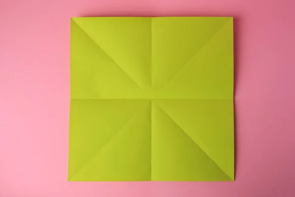 Arte Origami Folha Papel Colorido Sobre Fundo Rosa Vista Superior — Fotografia de Stock