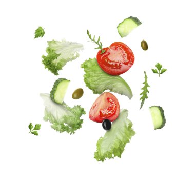Marul yaprakları, zeytin, roka, salatalık ve domatesler beyaz arka plana düşüyor.