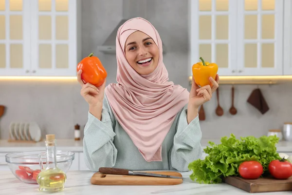 Muslim Woman Making Delicious Salad Vegetables White Table Kitchen — Stock Photo, Image