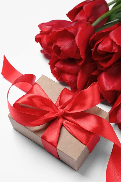 Beautiful Gift Box Bow Red Tulip Flowers White Background Closeup — Stock Photo, Image