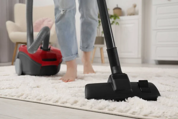Woman Cleaning Carpet Vacuum Cleaner Home Closeup — Stock Photo, Image