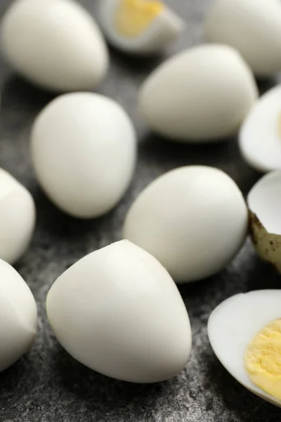 Очищені Тверді Варені Перепелині Яйця Сірому Столі Крупним Планом — стокове фото