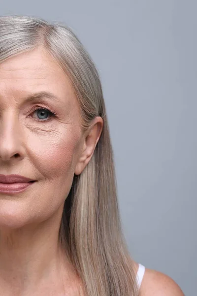 Portrait Beautiful Senior Woman Grey Background Closeup — Stok Foto