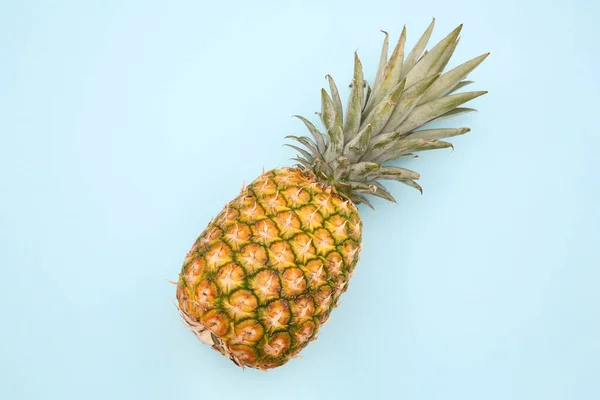 Délicieux Ananas Mûr Sur Fond Blanc Vue Dessus Fruits Exotiques — Photo