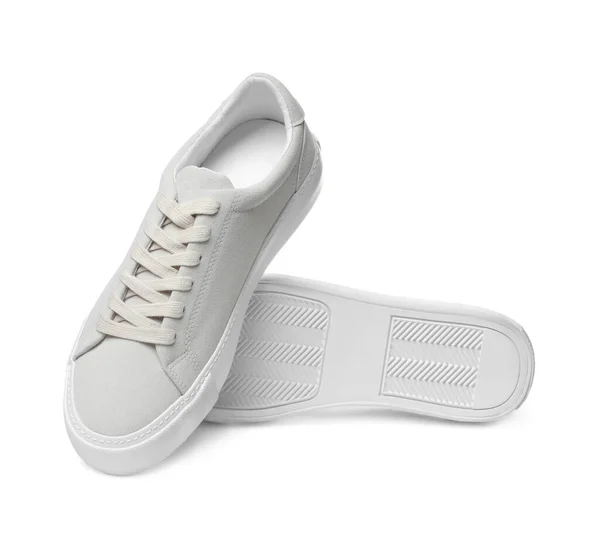 在白色上隔离的时髦米色运动鞋 — 图库照片