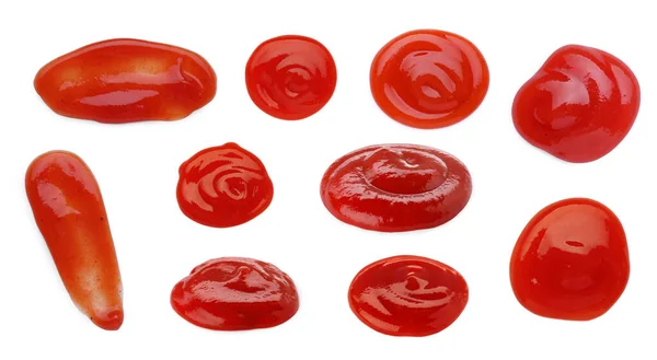 Conjunto Diferentes Esfregaços Ketchup Fundo Branco — Fotografia de Stock