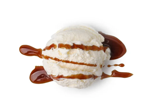 Scoop Παγωτό Σάλτσα Καραμέλας Απομονώνονται Λευκό Πάνω Όψη — Φωτογραφία Αρχείου