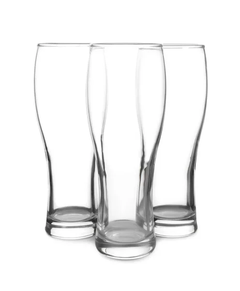 白に隔離されたエレガントな清潔な空のビールグラス — ストック写真