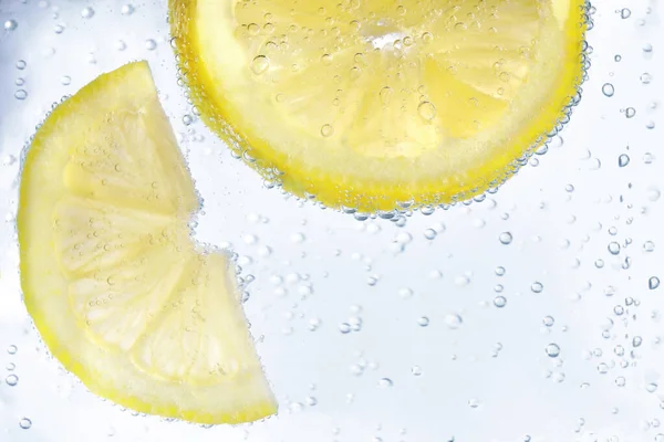 Juicy Lemon Slices Soda Water Closeup — Stock Photo, Image