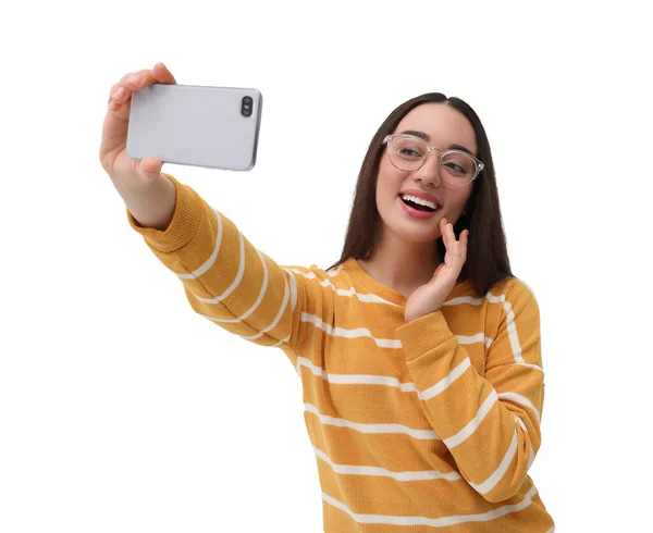 Souriant Jeune Femme Prenant Selfie Avec Smartphone Sur Fond Blanc — Photo