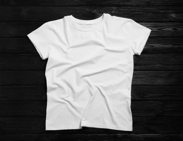 Stijlvol Wit Shirt Zwarte Houten Achtergrond Bovenaanzicht — Stockfoto