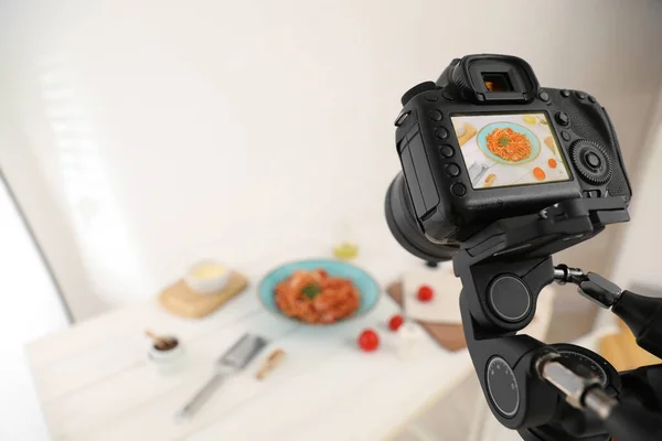 Professional Camera Picture Spaghetti Display Studio Space Text Food Stylist — Stock Photo, Image
