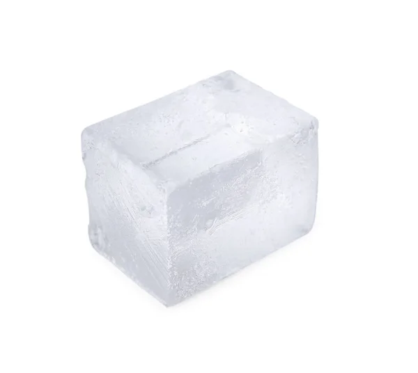 Een Kristalheldere Ijsblokje Geïsoleerd Wit — Stockfoto