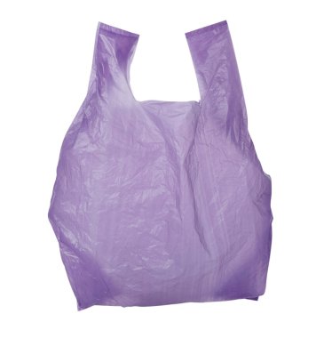 Bir mor plastik torba beyaza izole edilmiş.