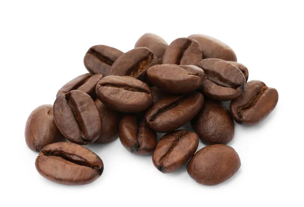Vele Aromatische Gebrande Koffiebonen Geïsoleerd Wit — Stockfoto