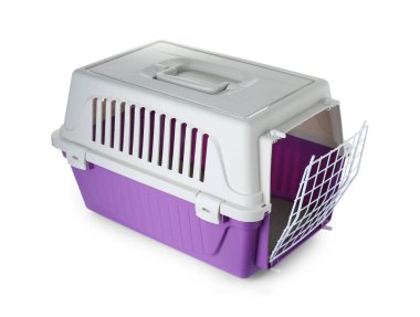 Beyaz üzerine izole edilmiş evcil hayvan için mor taşıyıcı