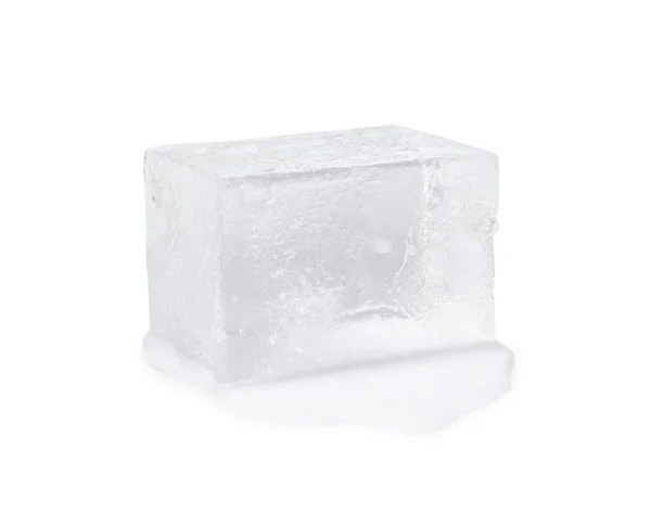 Jedna Čistá Ledová Kostka Izolovaná Bílém — Stock fotografie